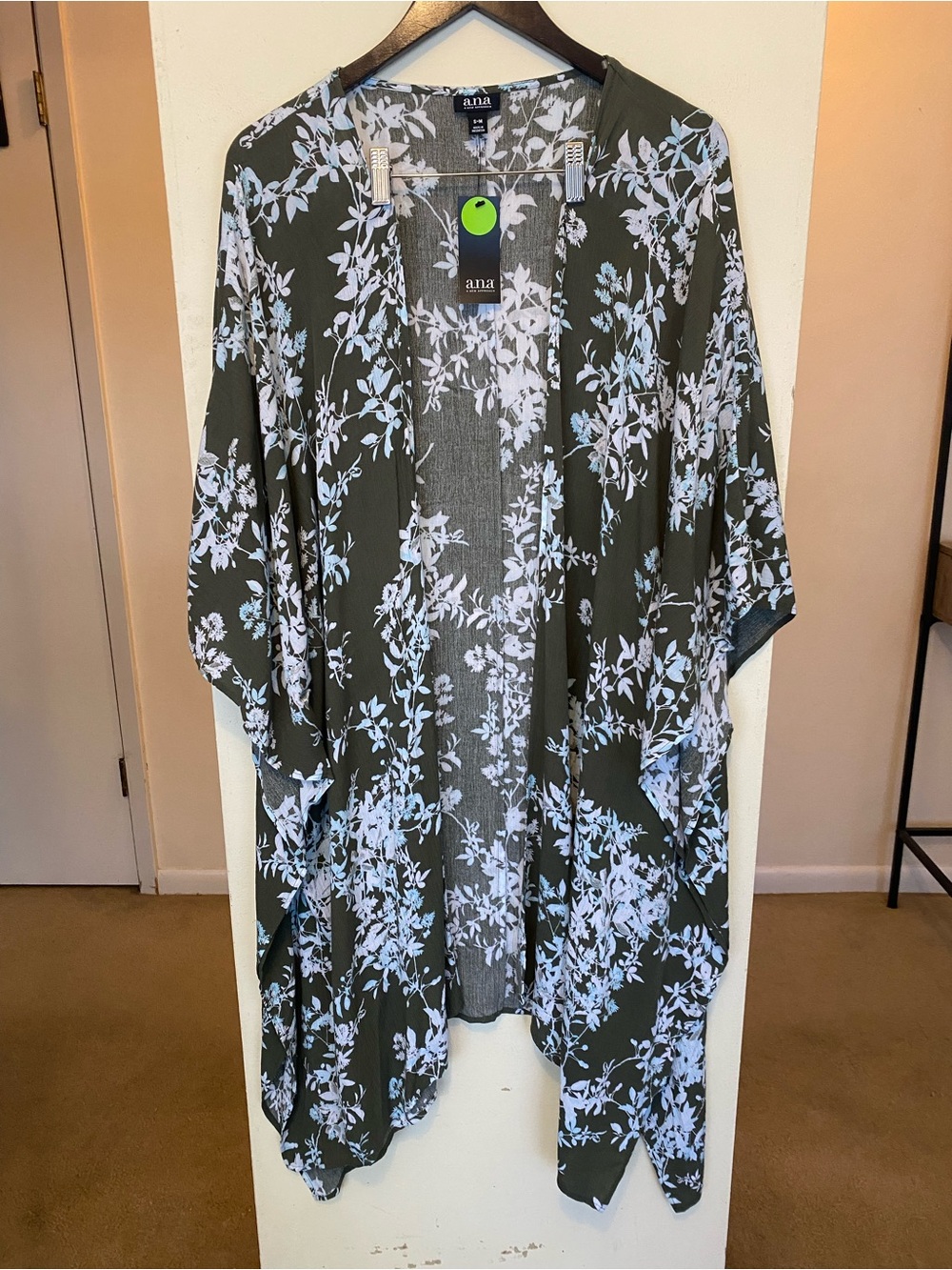 NWT a.n.a Olive Green Floral Botanical Kimono Cardigan Women S-M Cover Up